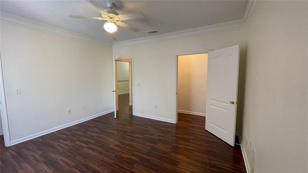 For Sale: $165,000 (1 beds, 1 baths, 951 Square Feet)