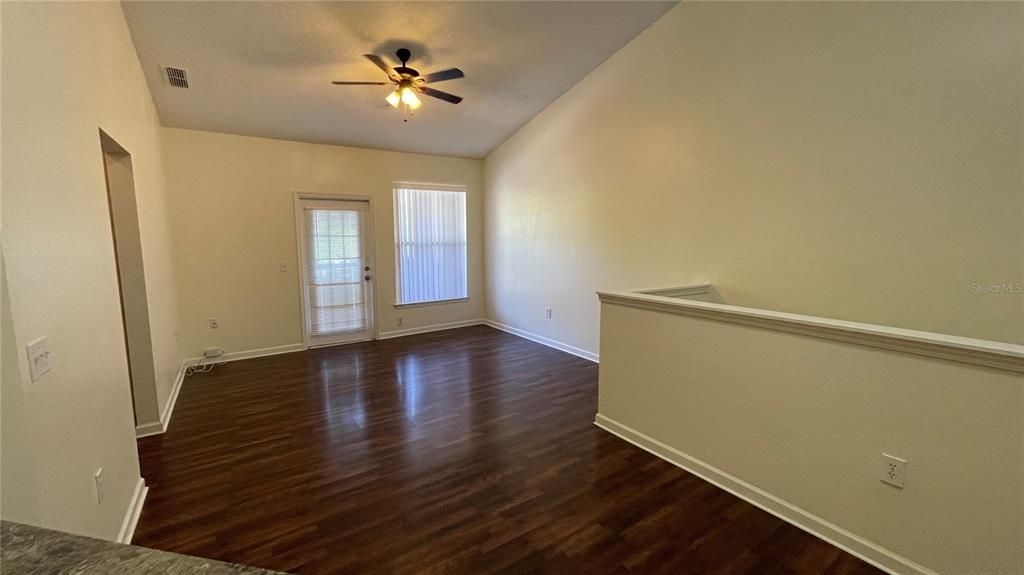 For Sale: $165,000 (1 beds, 1 baths, 951 Square Feet)