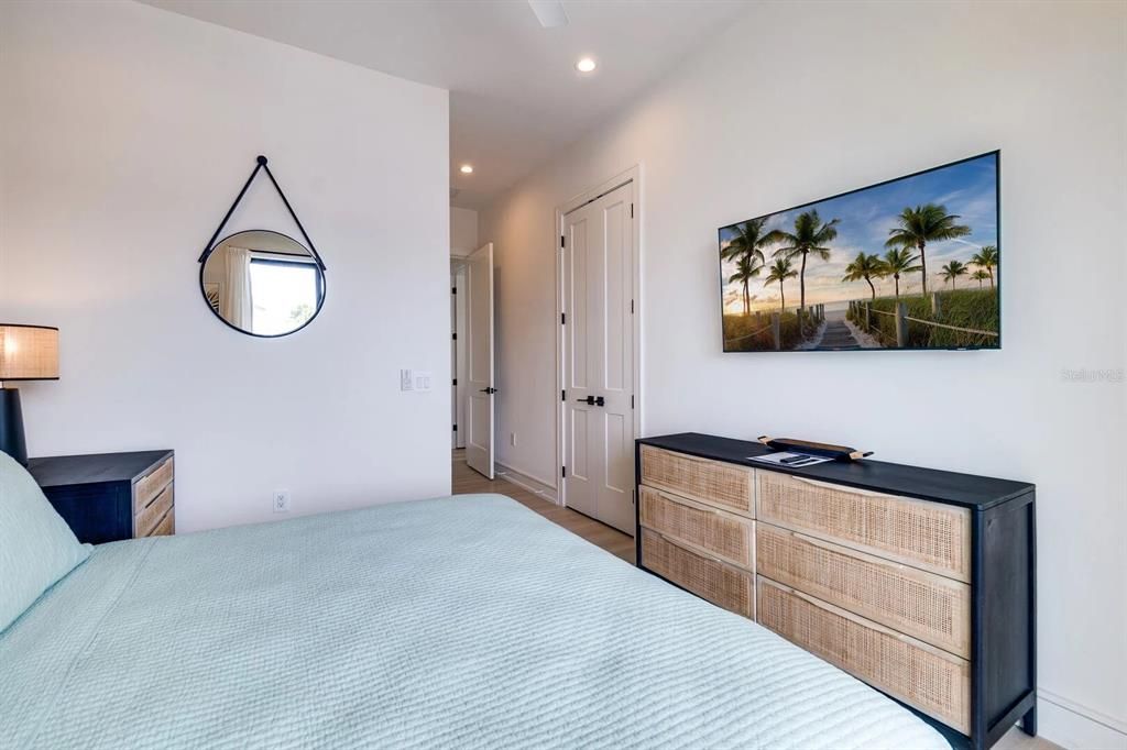 For Sale: $10,000,000 (9 beds, 9 baths, 3994 Square Feet)