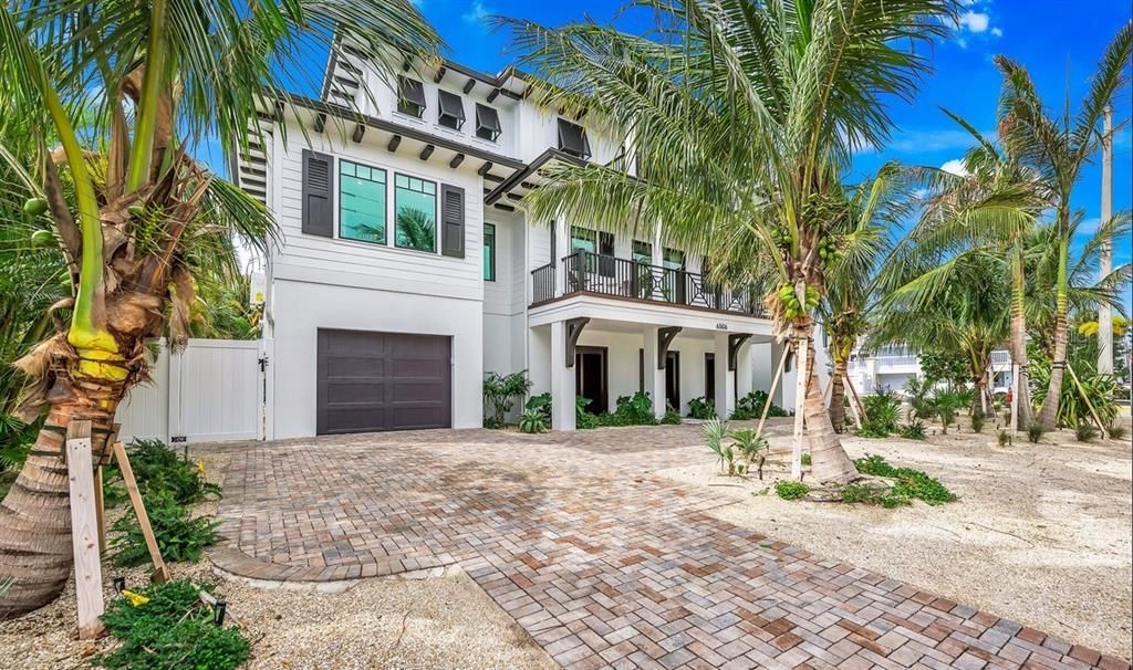 For Sale: $10,000,000 (9 beds, 9 baths, 3994 Square Feet)