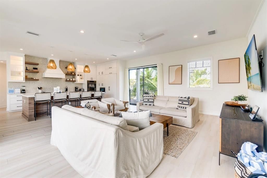 For Sale: $10,000,000 (9 beds, 9 baths, 3994 Square Feet)