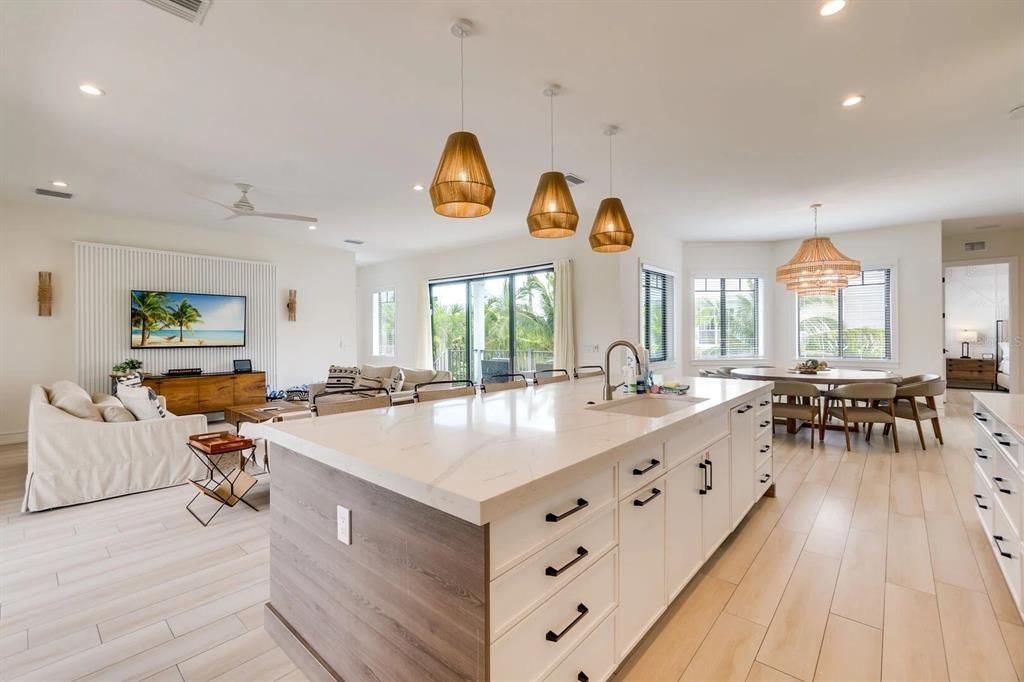 For Sale: $10,000,000 (9 beds, 9 baths, 3994 Square Feet)