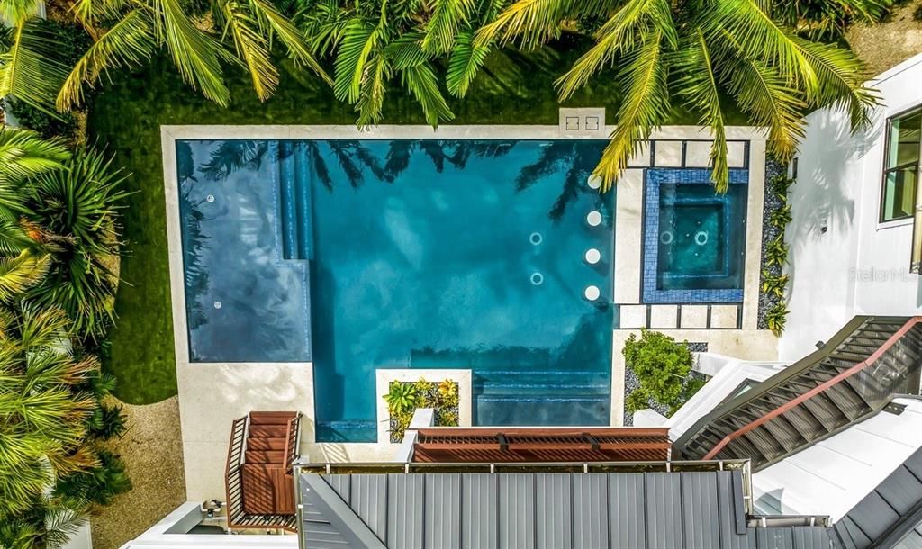 For Sale: $10,000,000 (9 beds, 9 baths, 3994 Square Feet)