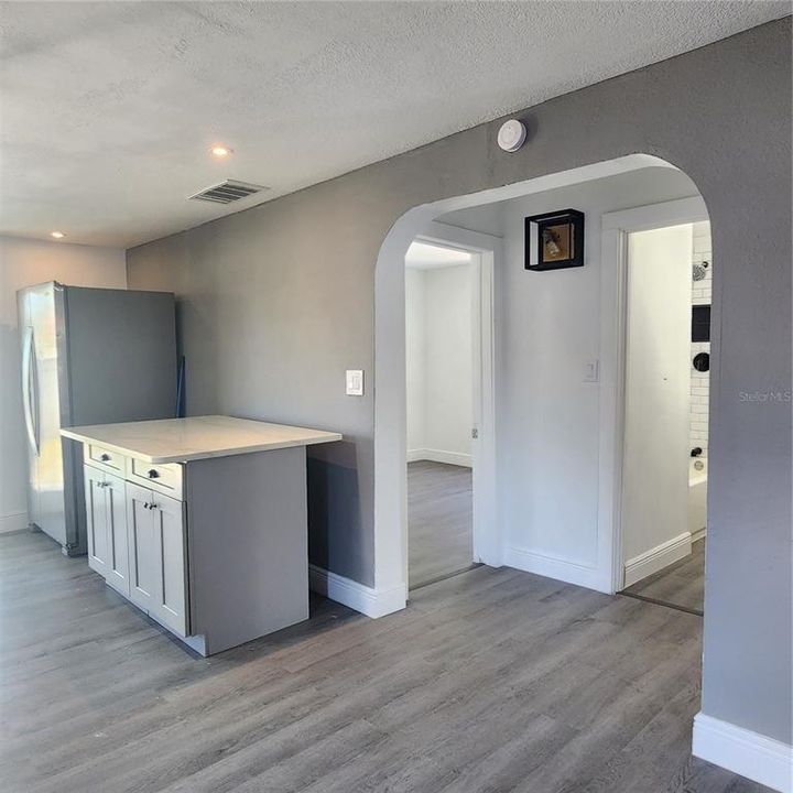 For Sale: $234,900 (2 beds, 2 baths, 840 Square Feet)