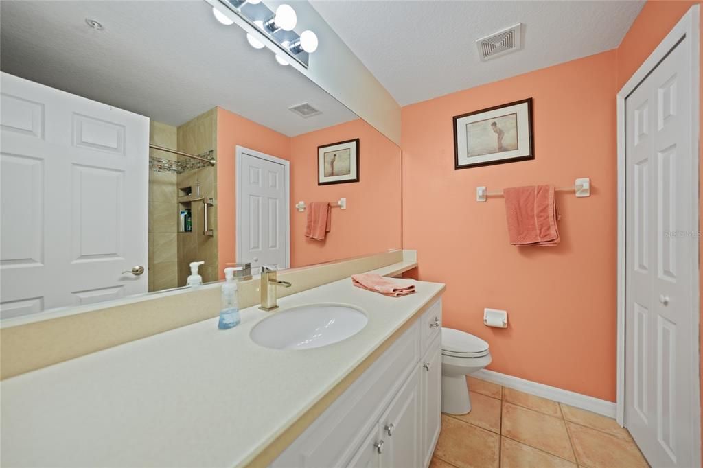 For Sale: $275,000 (2 beds, 2 baths, 1351 Square Feet)