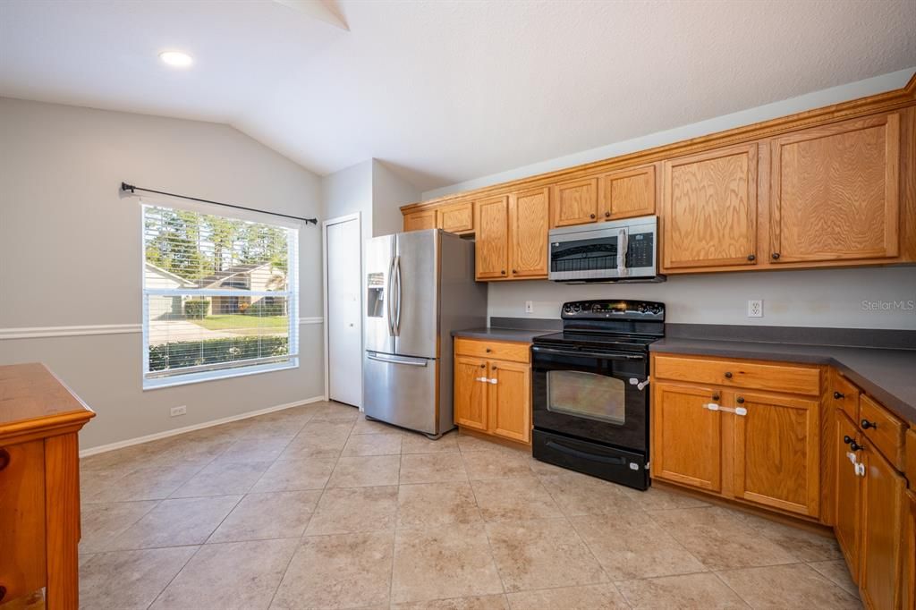 For Sale: $389,990 (3 beds, 2 baths, 1484 Square Feet)