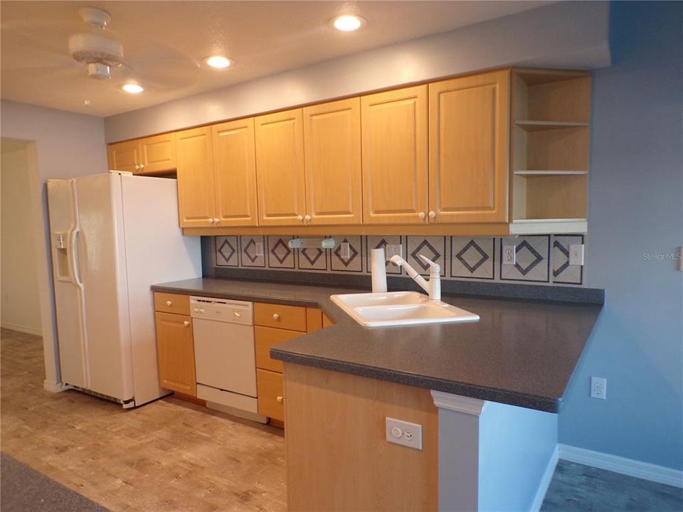 For Rent: $3,400 (3 beds, 2 baths, 2018 Square Feet)