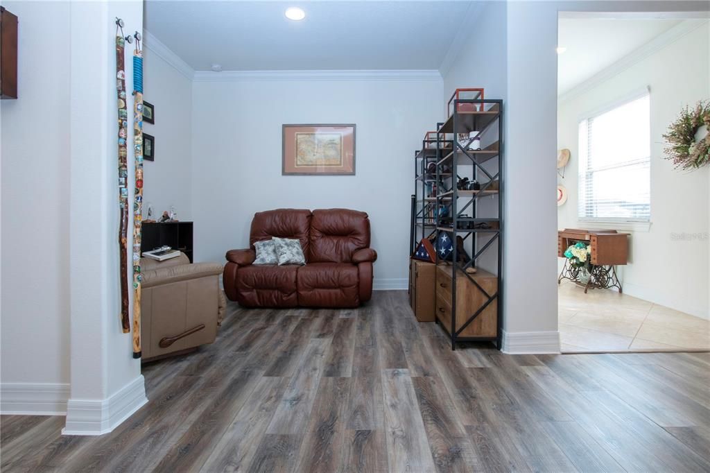 Bonus Room- Perfect for reading nook or computer area