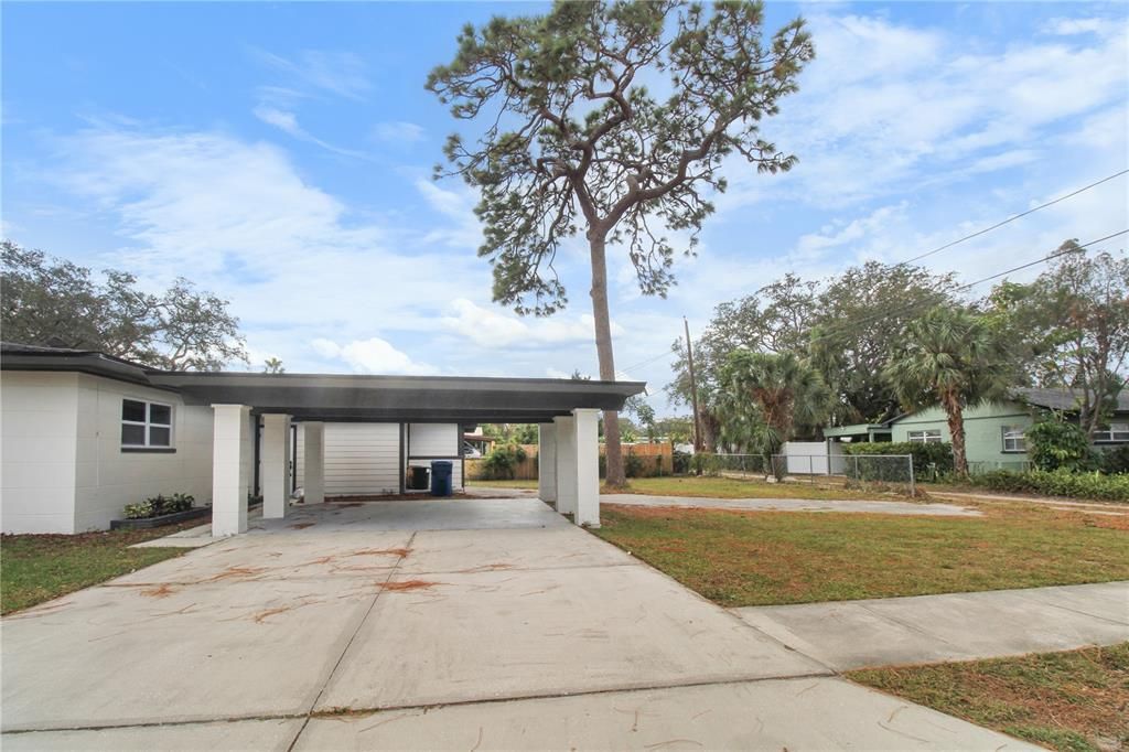 For Sale: $799,000 (3 beds, 3 baths, 1898 Square Feet)