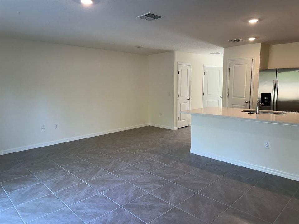 For Rent: $1,700 (3 beds, 2 baths, 1458 Square Feet)