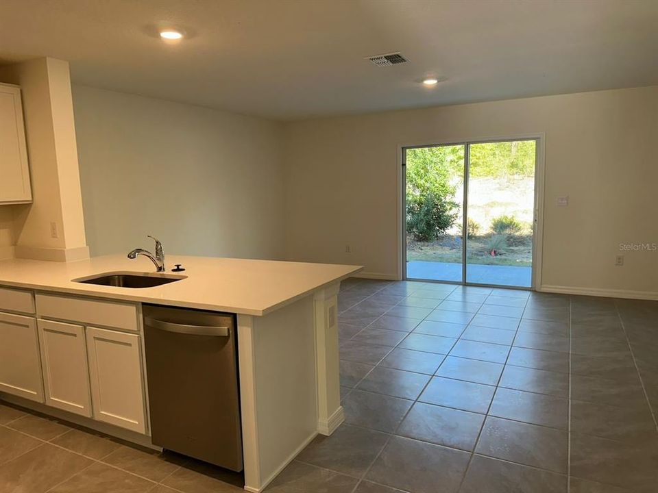 For Rent: $1,700 (3 beds, 2 baths, 1458 Square Feet)