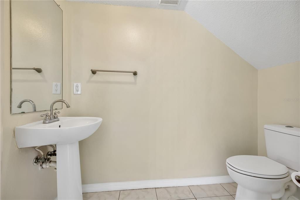 For Rent: $1,950 (2 beds, 2 baths, 1159 Square Feet)