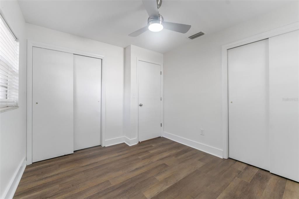 For Sale: $305,000 (2 beds, 1 baths, 816 Square Feet)