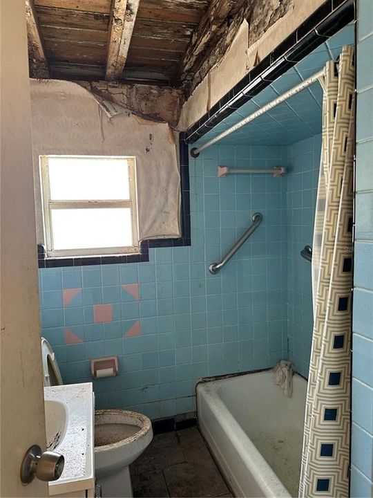 DOWNSTAIRS BATHROOM