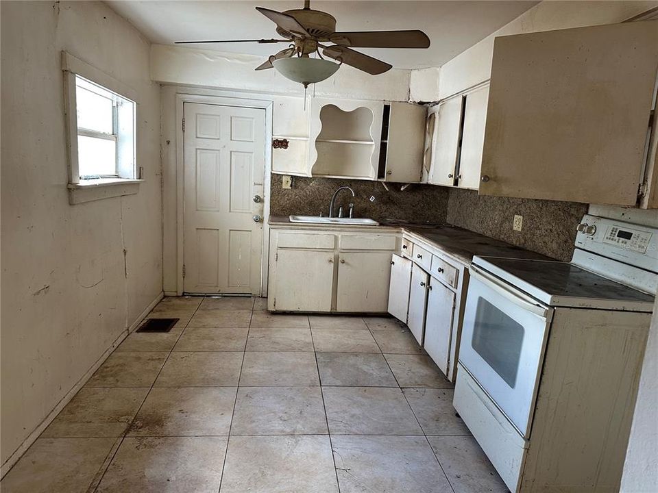 DOWNSTAIRS KITCHEN