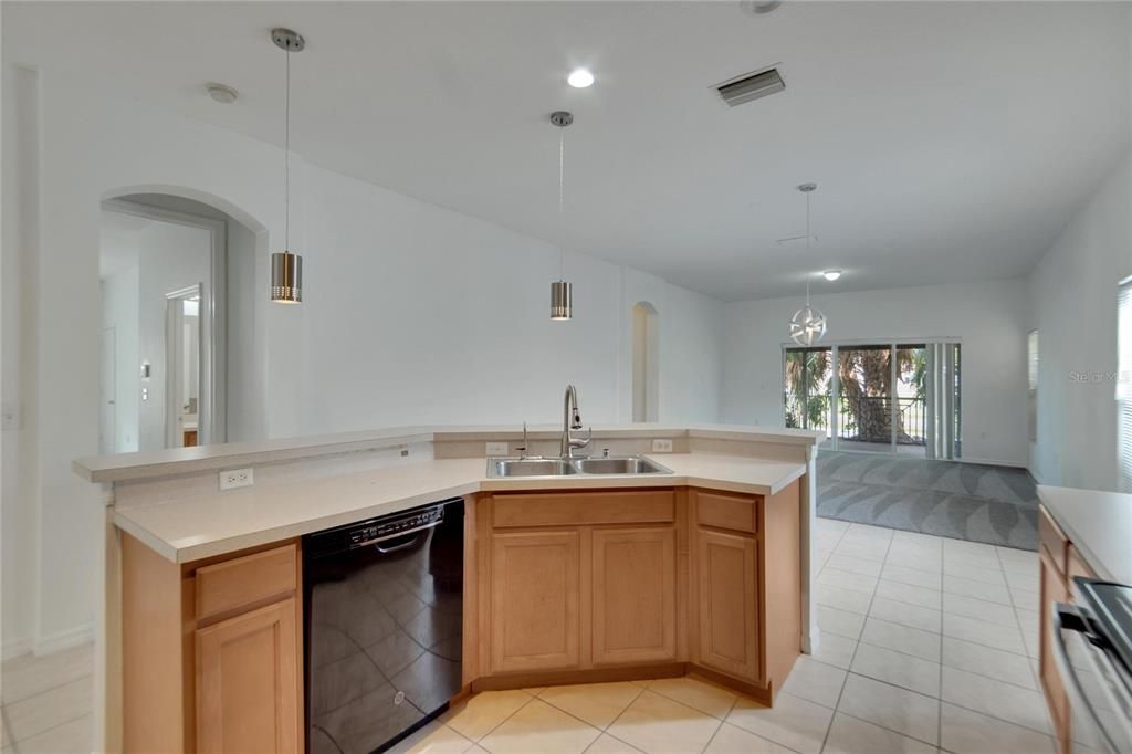 For Sale: $330,000 (4 beds, 2 baths, 1917 Square Feet)