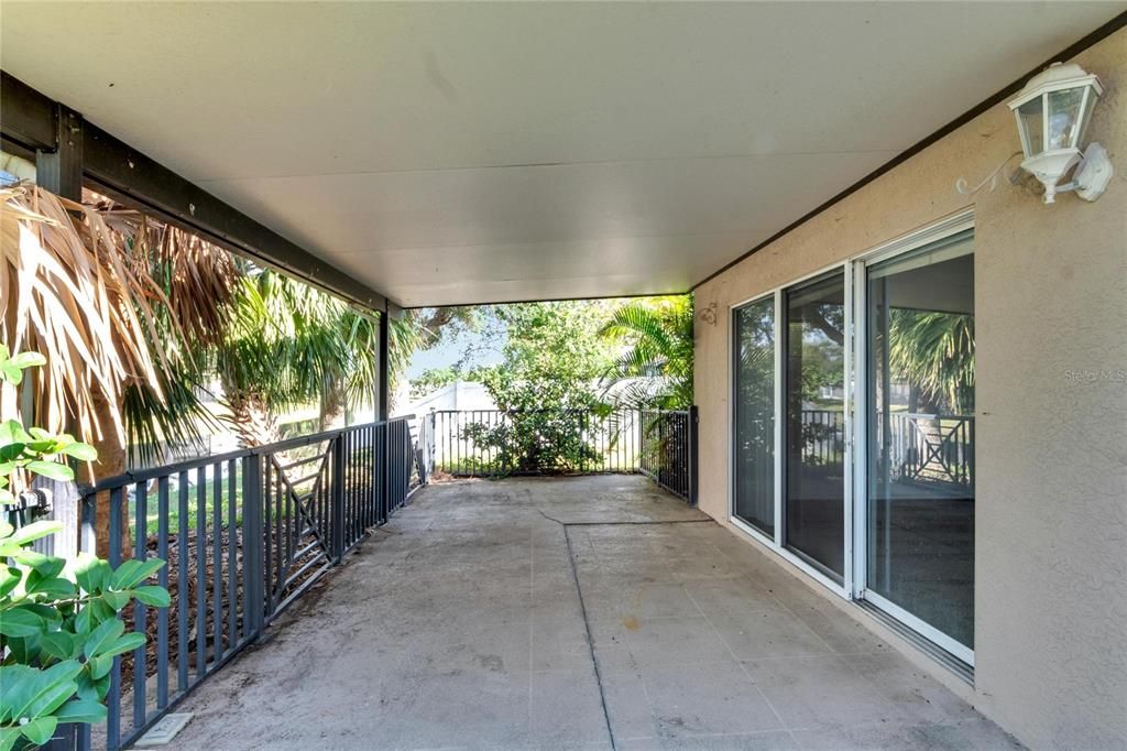 For Sale: $330,000 (4 beds, 2 baths, 1917 Square Feet)