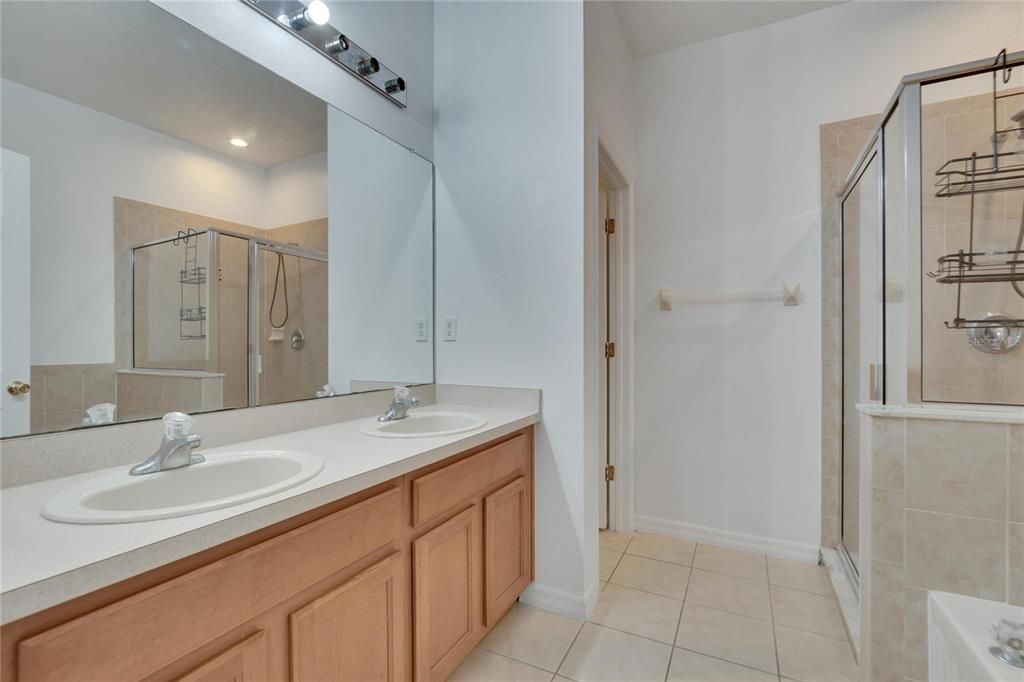 For Sale: $330,000 (4 beds, 2 baths, 1917 Square Feet)