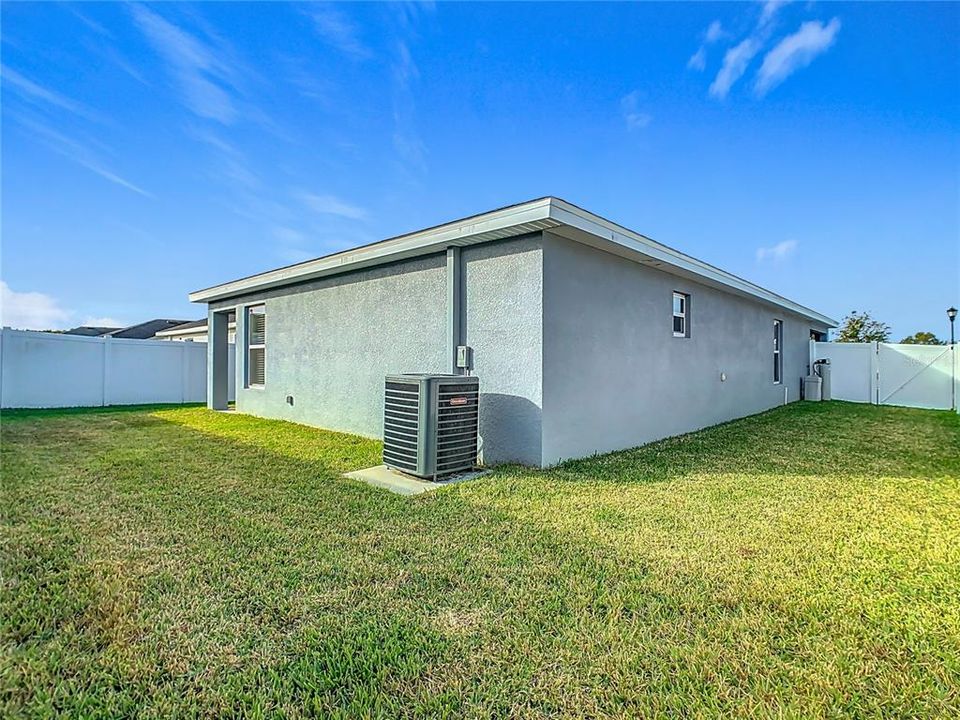 For Sale: $325,000 (3 beds, 2 baths, 1492 Square Feet)