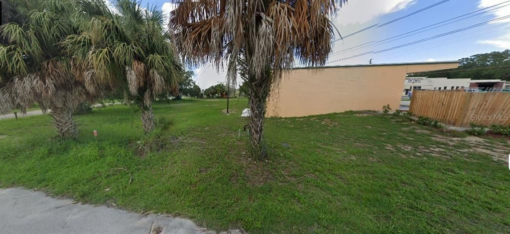 待售: $49,000 (1.26 acres)