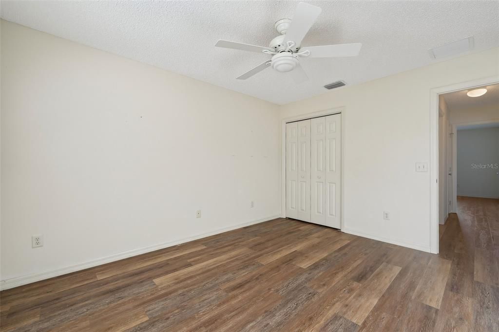 For Sale: $359,900 (3 beds, 2 baths, 1392 Square Feet)