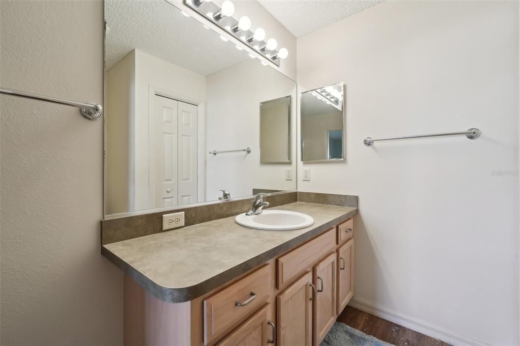 For Sale: $359,900 (3 beds, 2 baths, 1392 Square Feet)