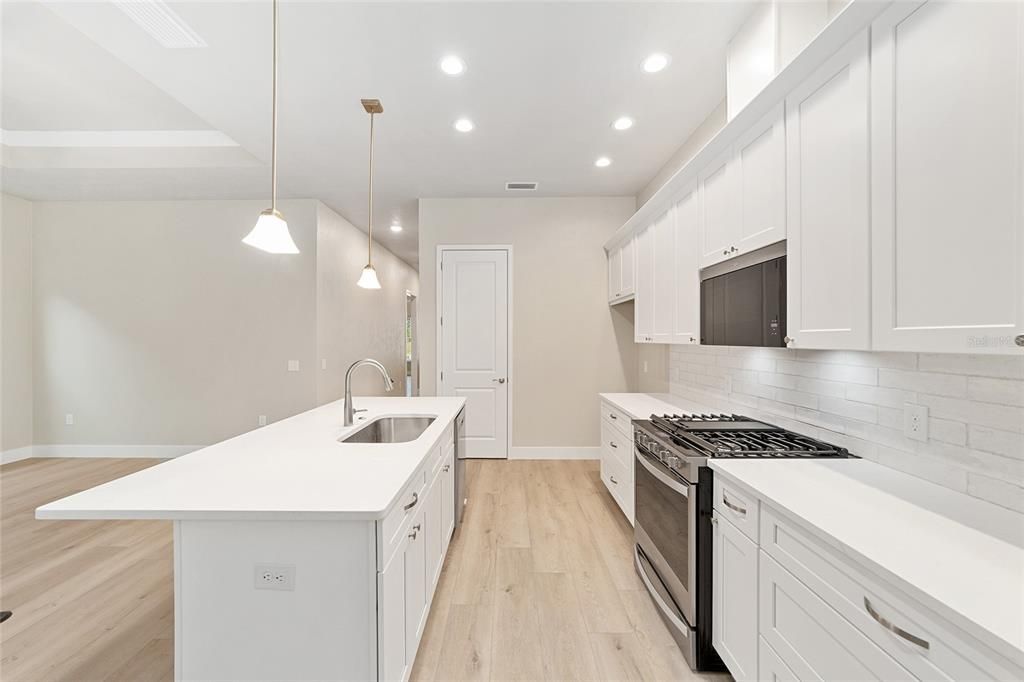 For Sale: $439,900 (3 beds, 2 baths, 1568 Square Feet)