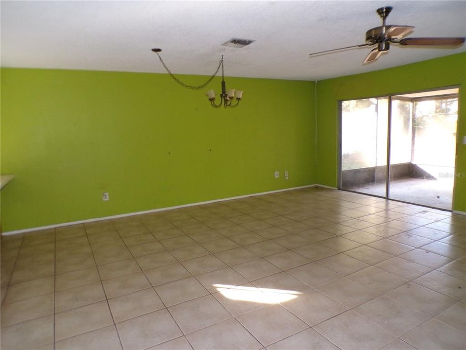 For Sale: $265,000 (4 beds, 2 baths, 1852 Square Feet)