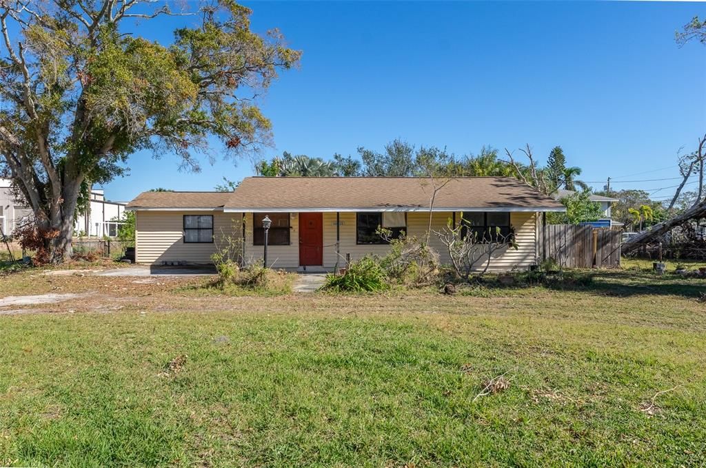 For Sale: $250,000 (3 beds, 2 baths, 1332 Square Feet)