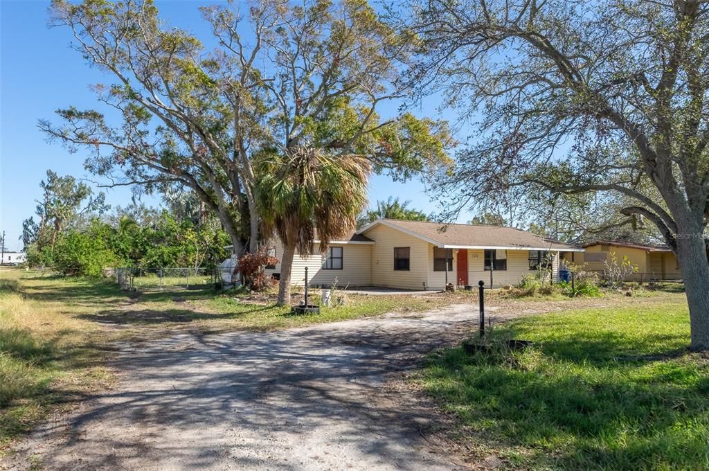 For Sale: $250,000 (3 beds, 2 baths, 1332 Square Feet)