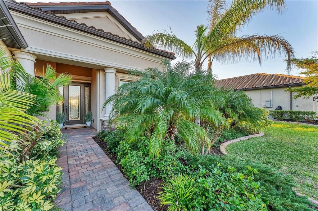 Walkway to front entry