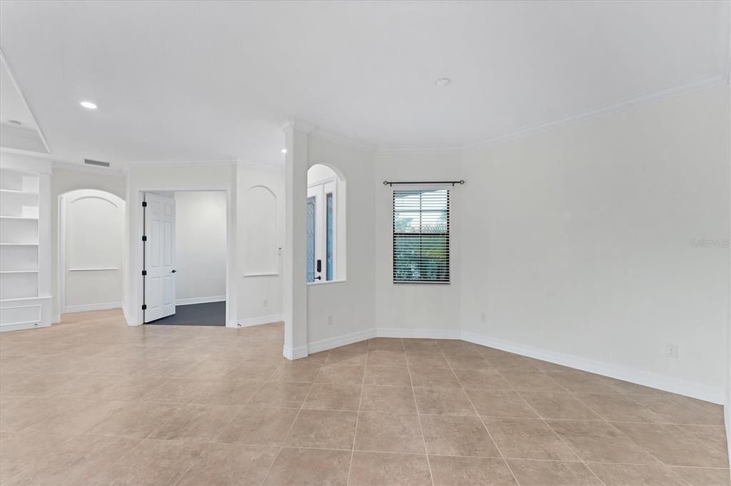 Dining room, foyer