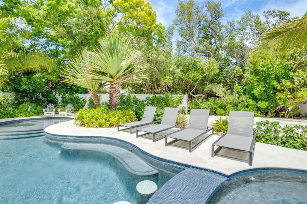 For Sale: $8,000,000 (9 beds, 8 baths, 4244 Square Feet)