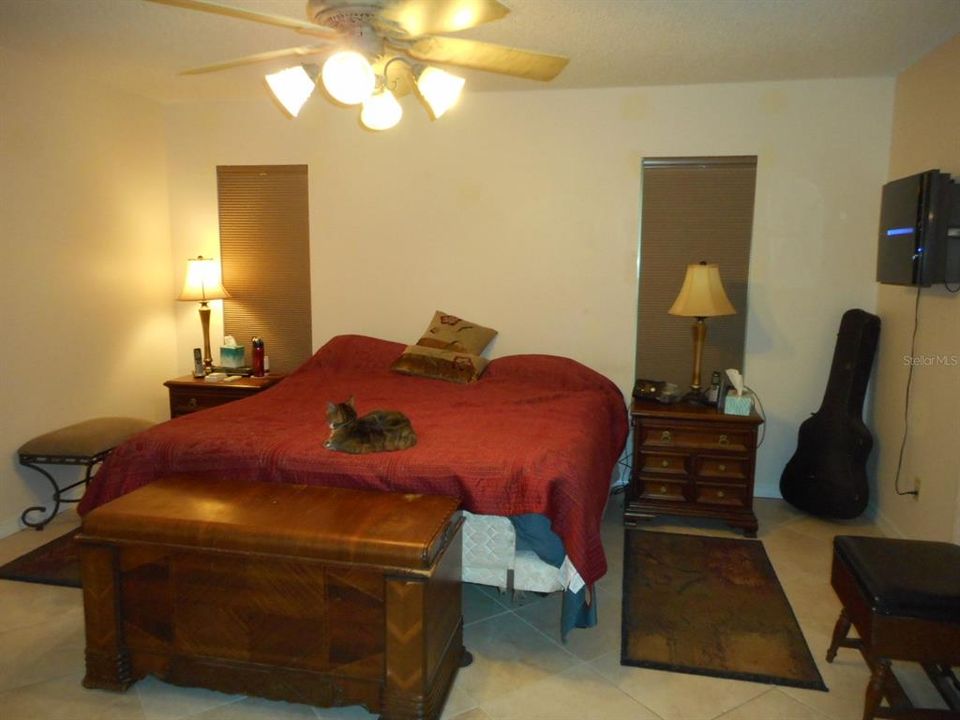 На продажу: $419,000 (3 спален, 2 ванн, 2460 Квадратных фут)