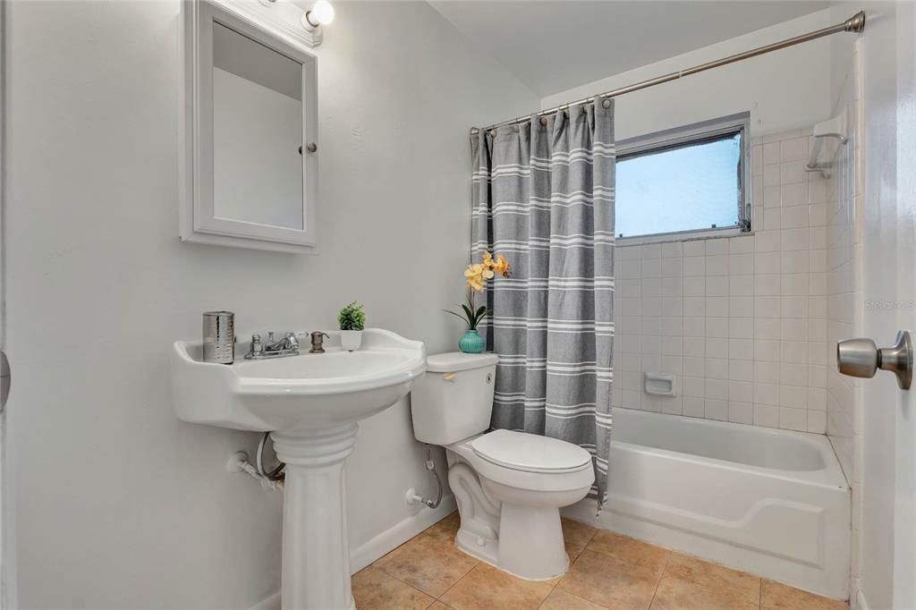 Guest Bathroom w/ Pedestal Sink