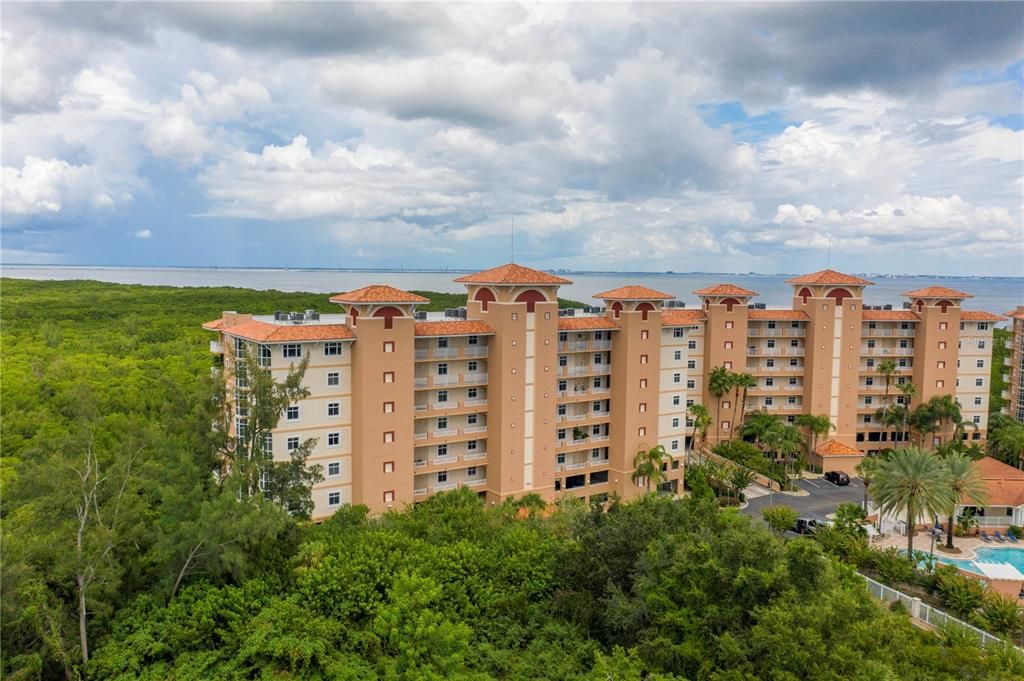 Grande Verandahs On The Bay