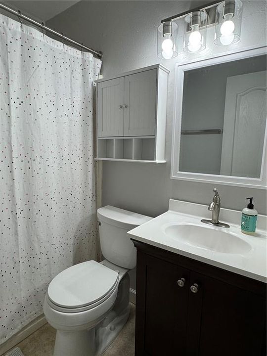 2nd Bathroom