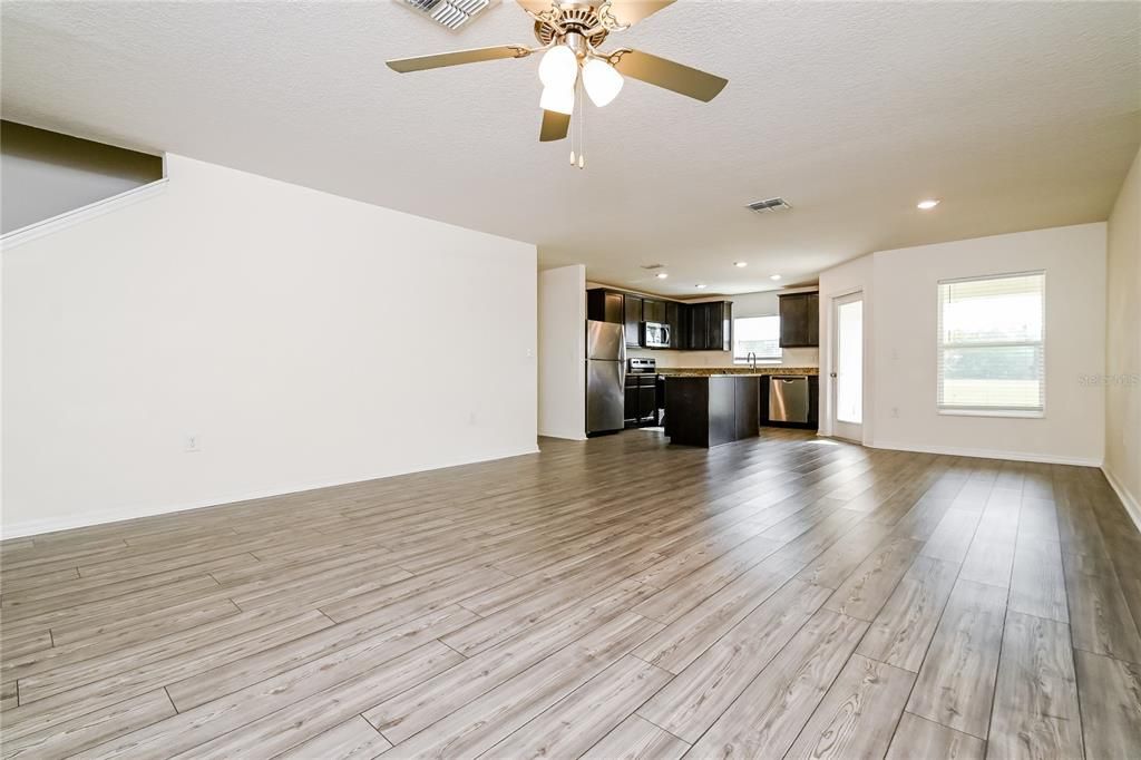 For Rent: $2,299 (3 beds, 2 baths, 1709 Square Feet)