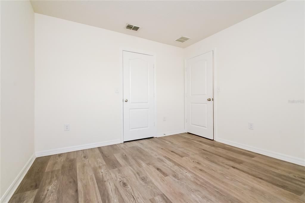 For Rent: $2,299 (3 beds, 2 baths, 1709 Square Feet)