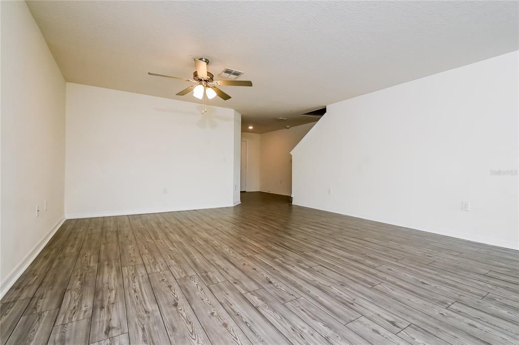 For Rent: $2,299 (3 beds, 2 baths, 1709 Square Feet)