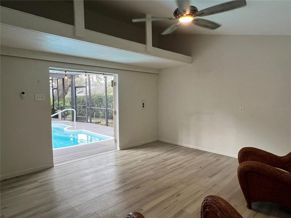 Active With Contract: $2,600 (2 beds, 2 baths, 1249 Square Feet)