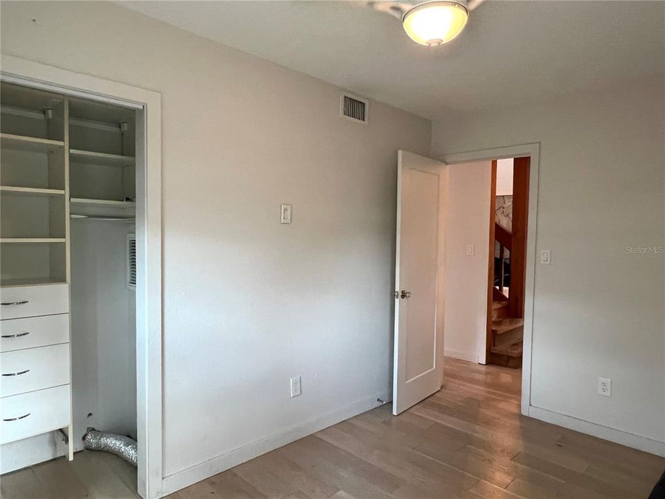 Active With Contract: $2,600 (2 beds, 2 baths, 1249 Square Feet)