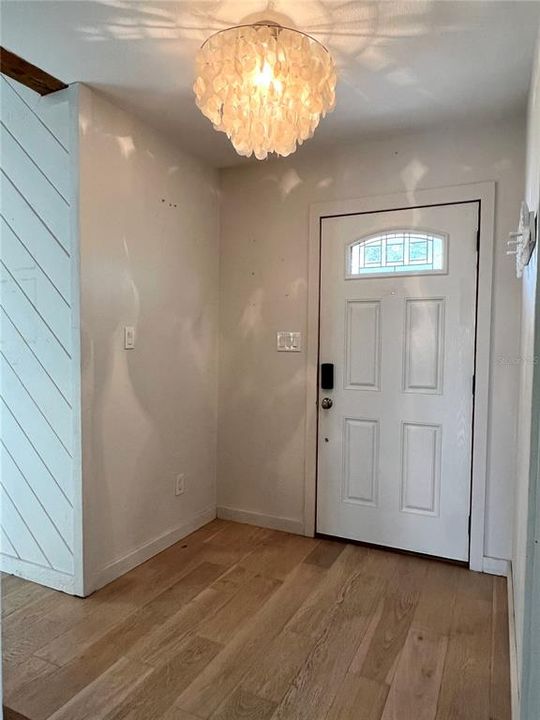 Active With Contract: $2,600 (2 beds, 2 baths, 1249 Square Feet)