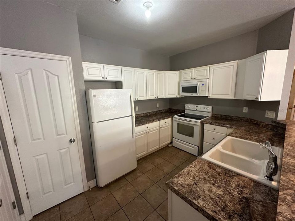 For Rent: $1,700 (2 beds, 2 baths, 1031 Square Feet)