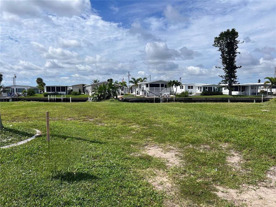 合同活跃: $41,000 (0.09 acres)