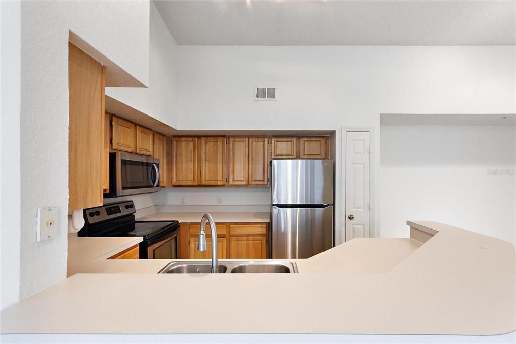 For Sale: $239,000 (2 beds, 2 baths, 1166 Square Feet)