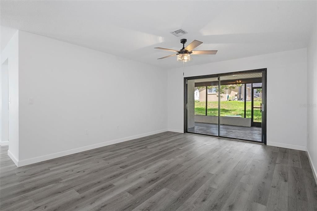 For Sale: $379,900 (3 beds, 2 baths, 2101 Square Feet)