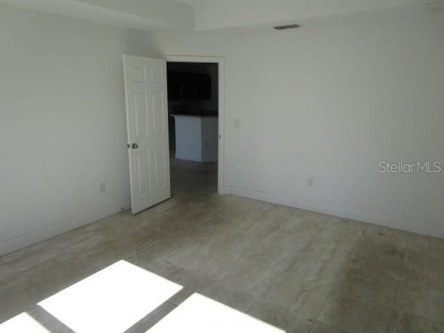 For Sale: $260,000 (3 beds, 2 baths, 1305 Square Feet)