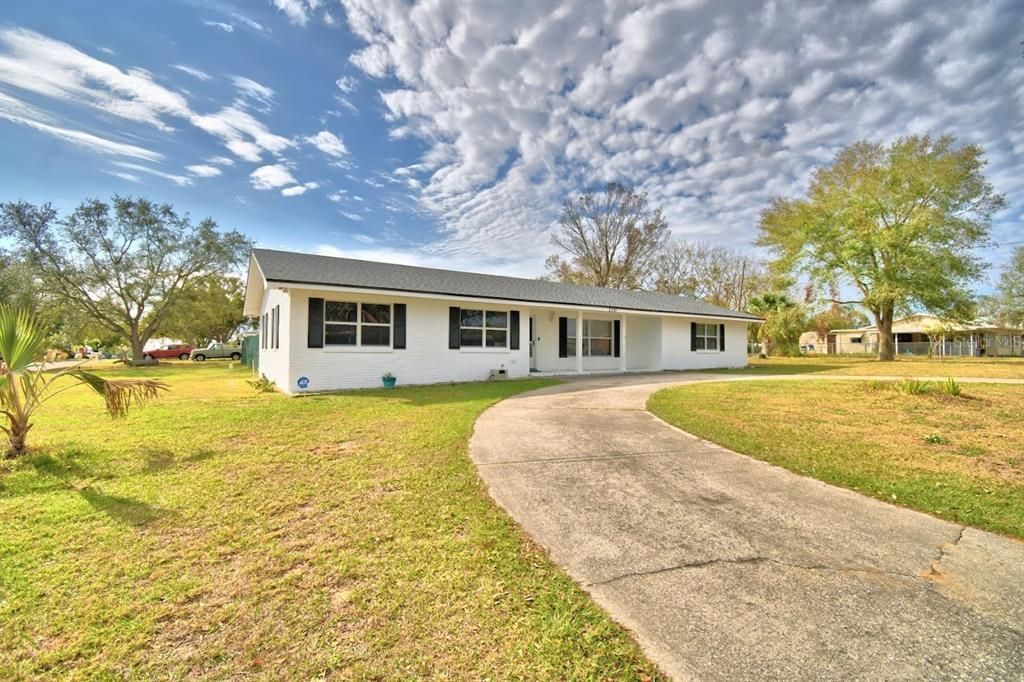 For Sale: $349,500 (3 beds, 2 baths, 2008 Square Feet)