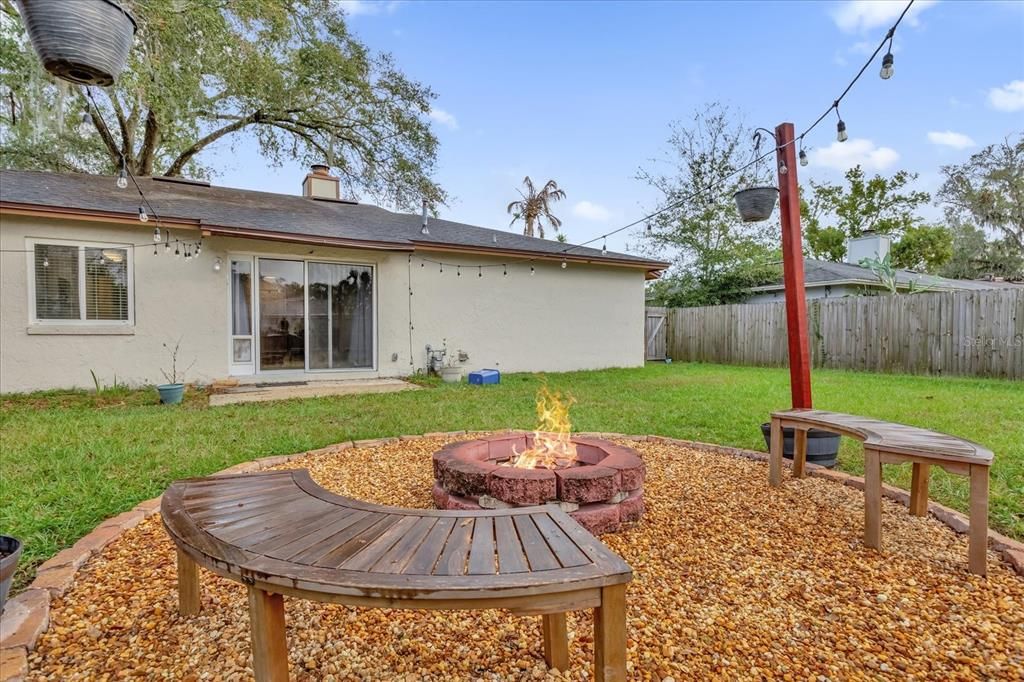 Active With Contract: $385,000 (3 beds, 2 baths, 1204 Square Feet)